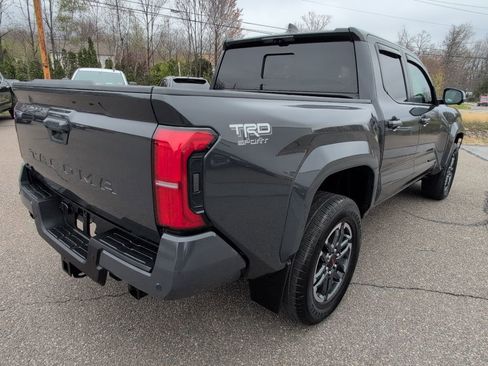 Used 2024 Toyota Tacoma TRD Sport w/ TRD Sport Premium Package AWD/4WD image 7