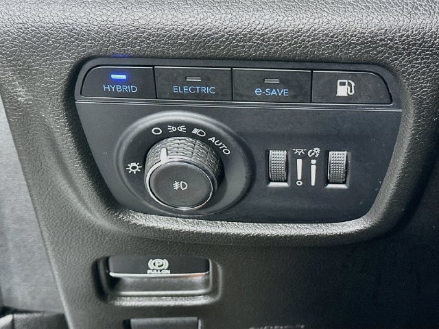 Used 2023 Jeep Grand Cherokee 4WD 4xe image 26
