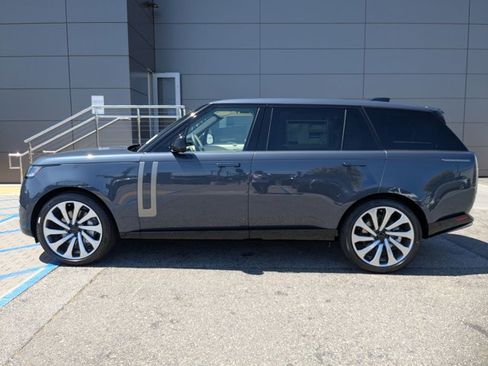 New 2026 Land Rover Range Rover Long Wheelbase SE image 5