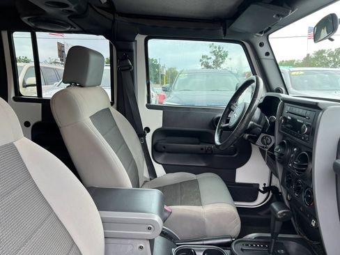 Used 2009 Jeep Wrangler Unlimited X RWD image 17