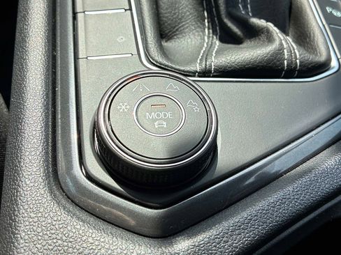 Used 2024 Volkswagen Tiguan SEL R-Line AWD/4WD image 33