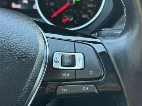 Used 2020 Volkswagen Tiguan SE R-Line image 32