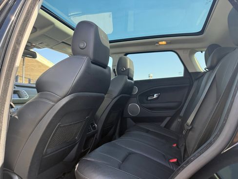 Used 2018 Land Rover Range Rover Evoque SE image 16