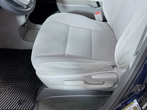 Used 2018 Toyota Sienna L image 17