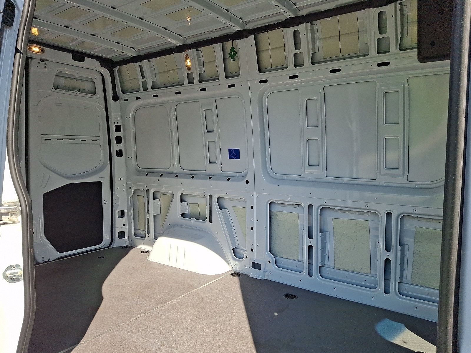 Used 2025 Mercedes-Benz Sprinter 2500 image 11