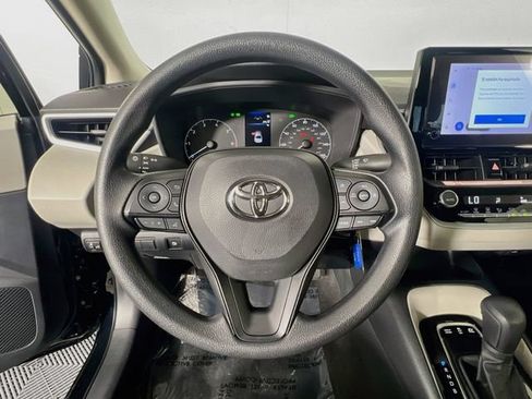 Used 2025 Toyota Corolla LE FWD image 16