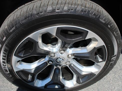 Used 2022 RAM 1500 Limited AWD/4WD image 16