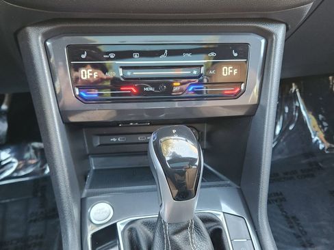 Certified 2024 Volkswagen Tiguan SE image 24