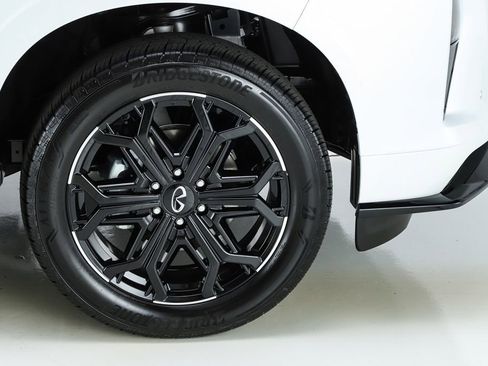 New 2026 INFINITI QX80 4WD image 14