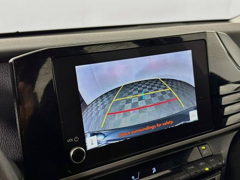 Used 2025 Toyota Camry LE FWD image 11