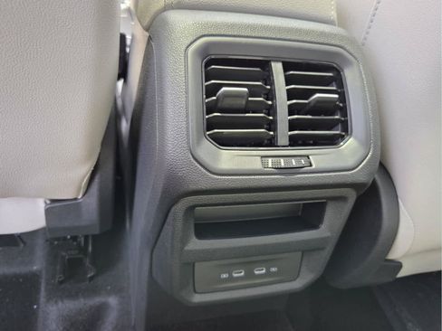New 2026 Volkswagen Taos SE FWD image 13