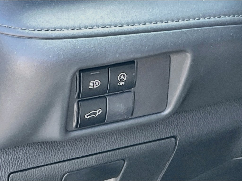 Used 2023 Toyota Highlander LE FWD image 10