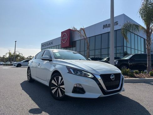 Used 2019 Nissan Altima 2.5 SV image 1