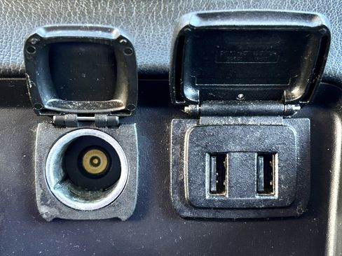 Used 2020 Chevrolet Suburban LT image 33