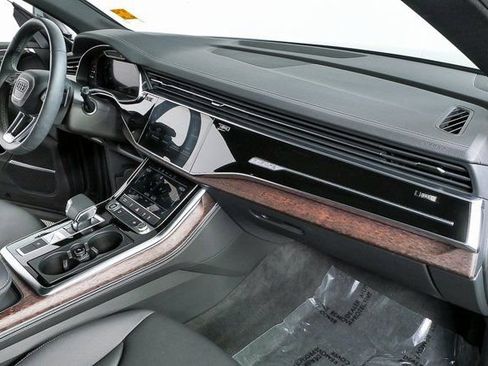Used 2023 Audi Q8 Premium Plus w/ Premium Plus Package image 25