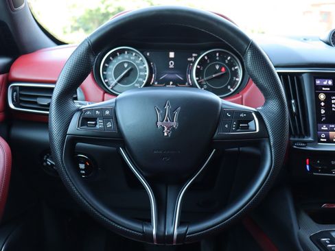 Used 2023 Maserati Levante GT AWD/4WD image 22