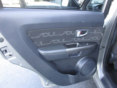 Used 2013 Kia Soul + w/ Audio Pkg FWD image 44