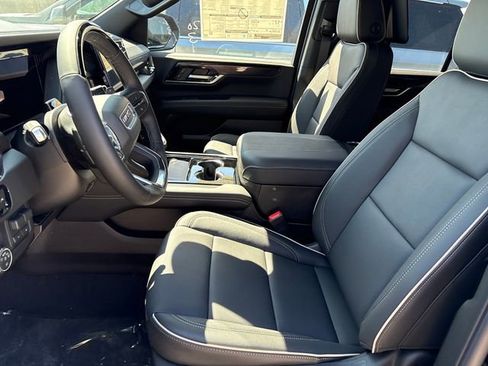 New 2026 GMC Yukon Elevation w/ Elevation Premium Package AWD/4WD image 4