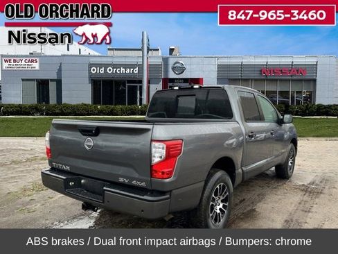 Used 2023 Nissan Titan SV image 6