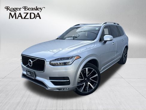 Used 2019 Volvo XC90 T6 Momentum image 1