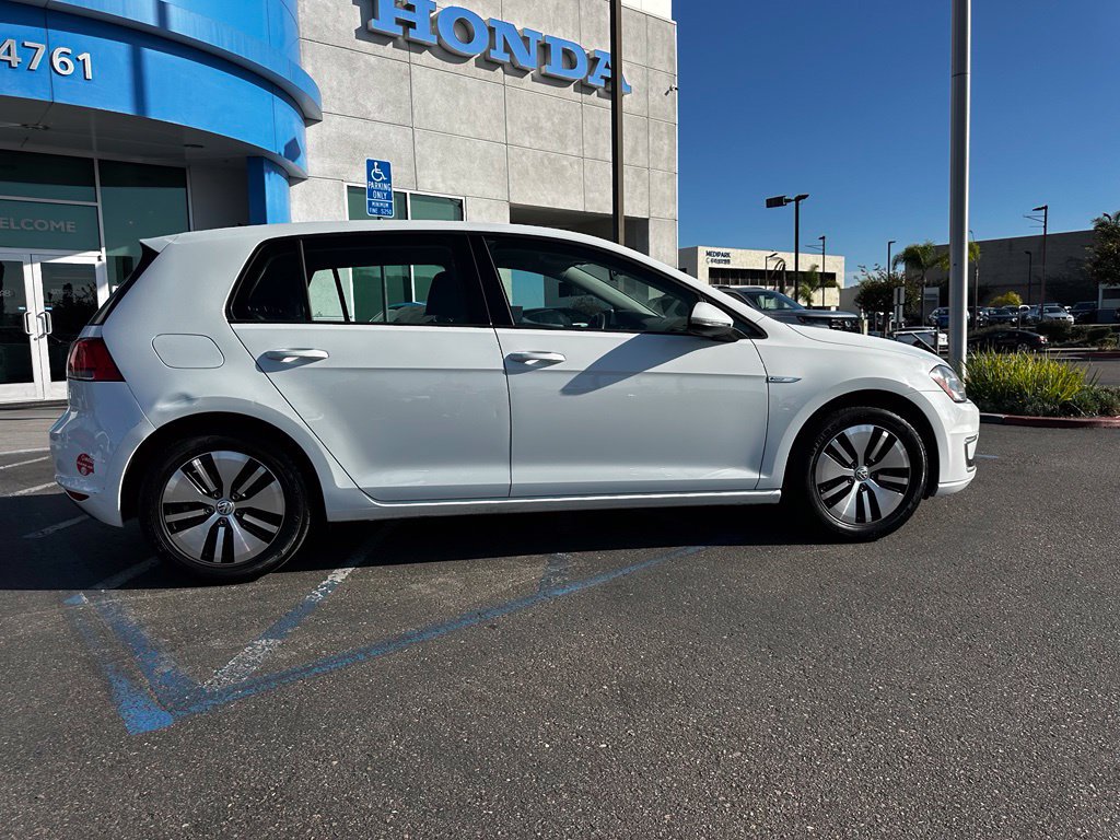 Used 2016 Volkswagen e-Golf SE FWD image 7