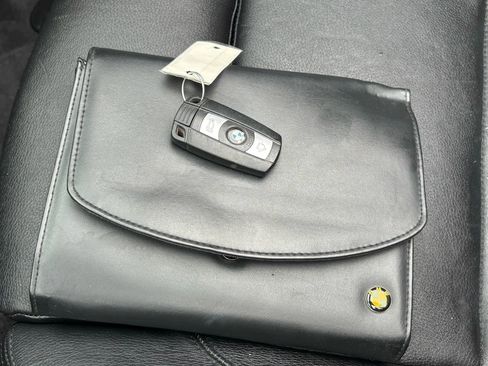 Used 2013 BMW 335i Convertible image 36