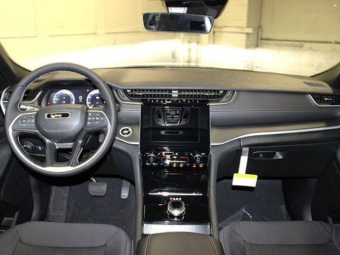 New 2026 Jeep Grand Cherokee Laredo X AWD/4WD image 9