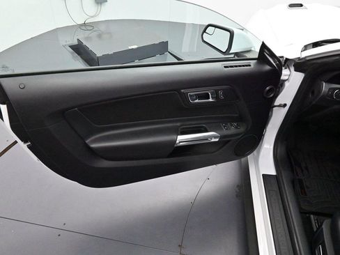 Used 2016 Ford Mustang GT w/ GT Performance Package RWD image 9