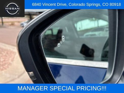 Used 2024 Nissan Pathfinder SV FWD image 35