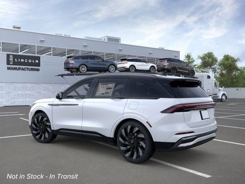 New 2026 Lincoln Nautilus Reserve image 4