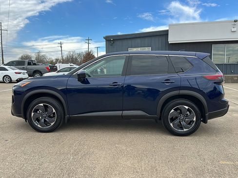 Certified 2025 Nissan Rogue SV image 5