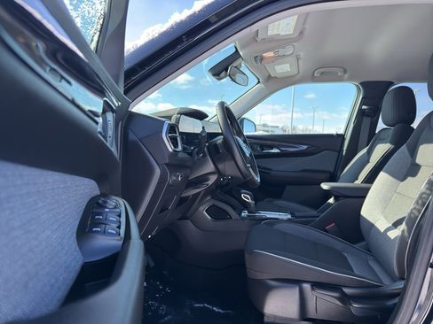 Used 2024 Chevrolet TrailBlazer LT w/ LT Cold Weather Package image 12