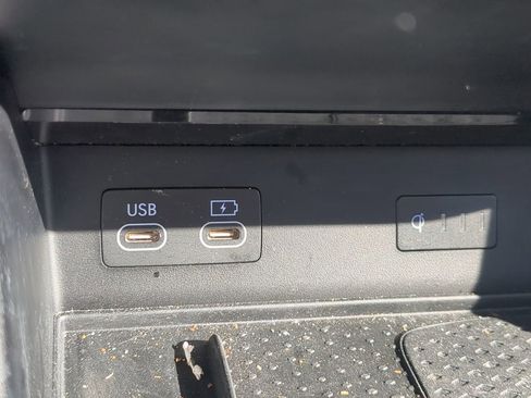 Certified 2025 Genesis GV80 3.5T Prestige image 22