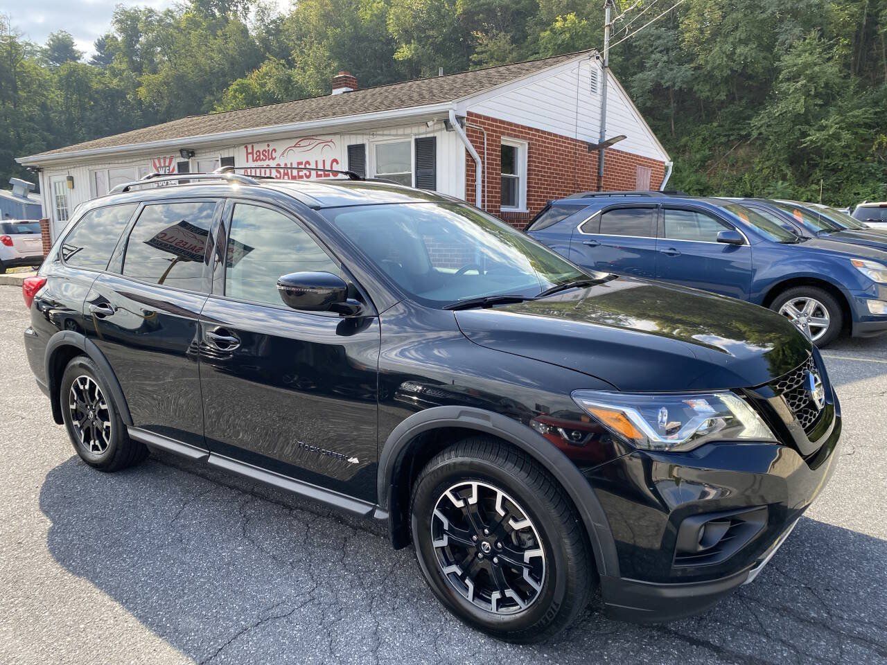 Used 2019 Nissan Pathfinder SV w/ Rock Creek Edition AWD/4WD image 3