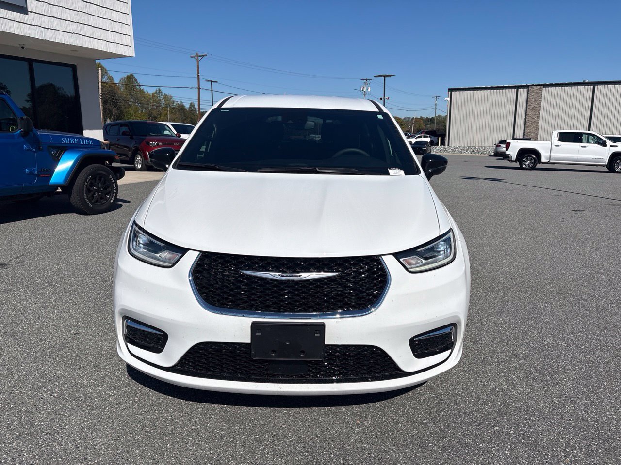 Used 2025 Chrysler Pacifica Select FWD image 12