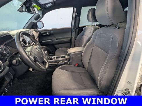 Used 2019 Toyota Tacoma TRD Sport image 6