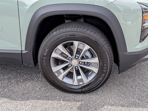 Used 2025 Chevrolet Equinox LT FWD image 47