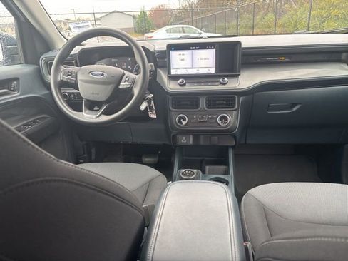 Used 2024 Ford Maverick XL image 9