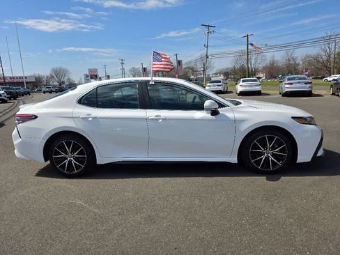 Used 2024 Toyota Camry SE w/ Cold Weather Package image 8