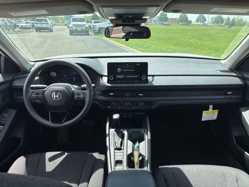 Used 2025 Honda Accord SE image 18