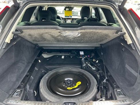 Used 2020 Volvo V90 T6 Cross Country image 23
