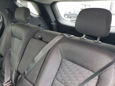 Used 2018 Chevrolet Equinox LT FWD image 12