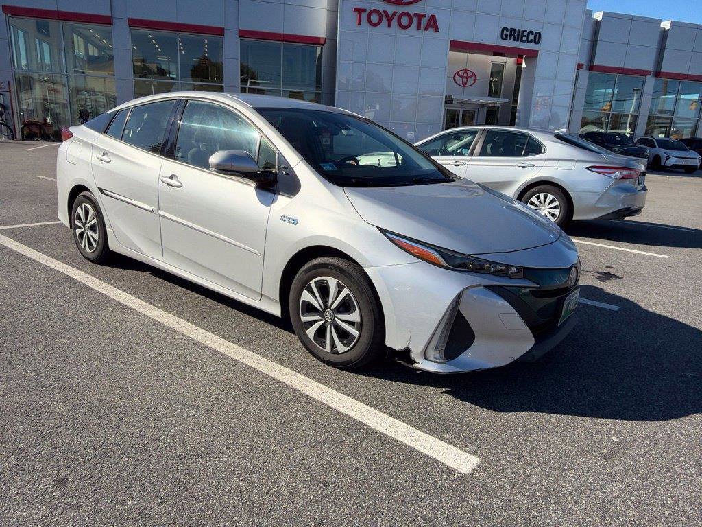 Used 2018 Toyota Prius Prime Plus FWD image 1