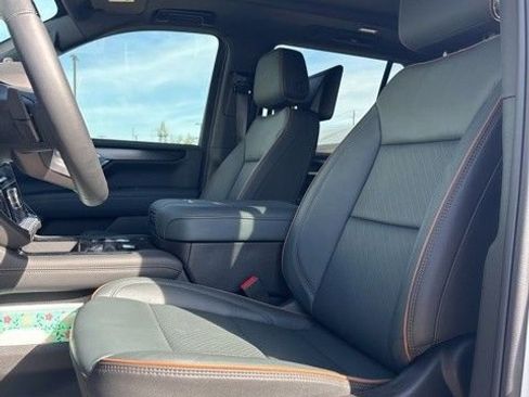 Used 2026 GMC Yukon AT4 w/ AT4 Premium Plus Package AWD/4WD image 8