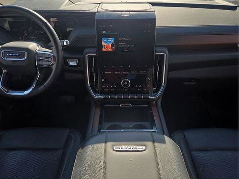 Used 2025 GMC Yukon Denali AWD/4WD image 18