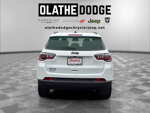 New 2026 Jeep Compass Latitude AWD/4WD image 24