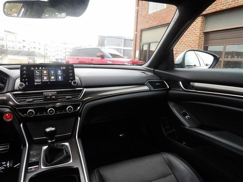 Used 2018 Honda Accord Sport image 25