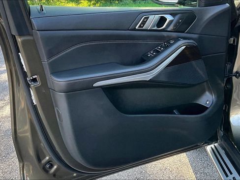 Used 2023 BMW X5 xDrive45e image 25