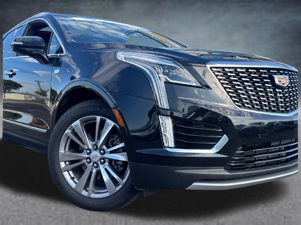 Used 2023 Cadillac XT5 Premium Luxury w/ LPO, Floor Liner Package AWD/4WD image 3