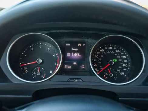 Used 2020 Volkswagen Tiguan SE image 24